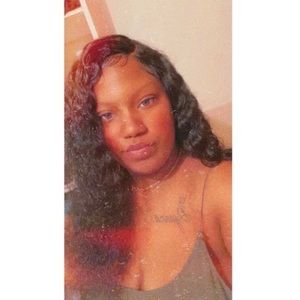 Meet your Posher, Dee